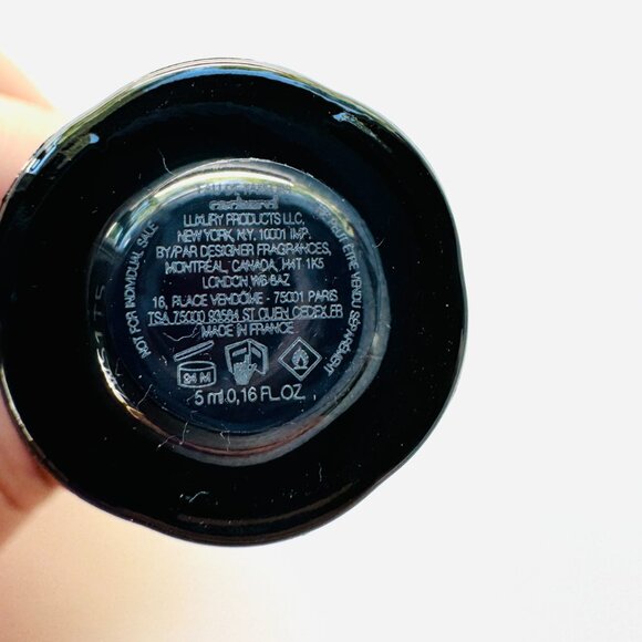 3458 CACHAREL YES I AM MINI BOTTLE COLLECTOR FRAGRANCE LIPSTICK BOTTLE - Picture 3 of 4